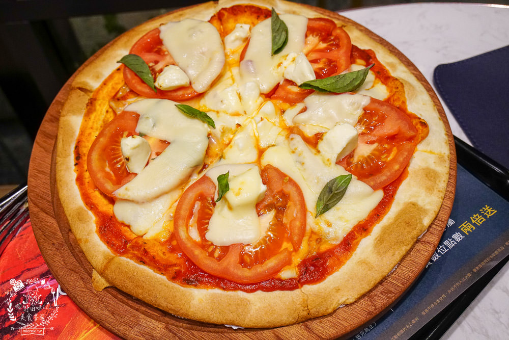 高雄[卡啡那咖啡文濱店]文山特區極美的奢華咖啡廳|古典英倫風彷彿走在歐洲街頭