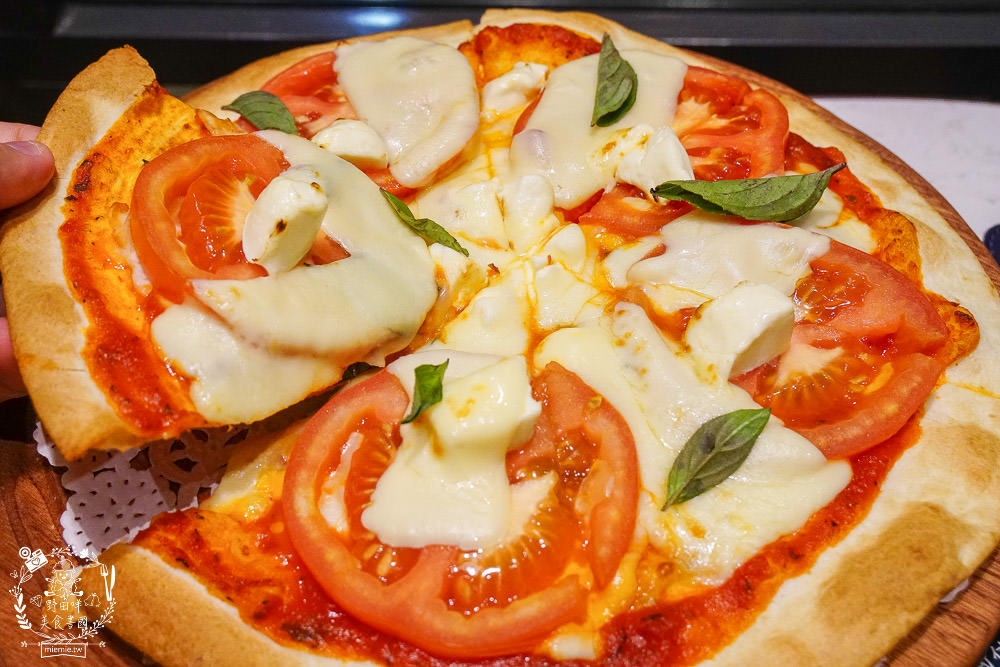 高雄[卡啡那咖啡文濱店]文山特區極美的奢華咖啡廳|古典英倫風彷彿走在歐洲街頭