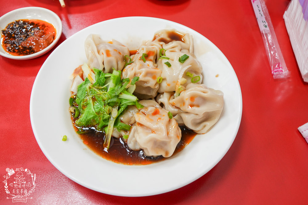 厚得福湯包麵食專賣店|高雄人氣必吃的湯包捲餅!假日更是人潮滿滿都要候位30分鐘！