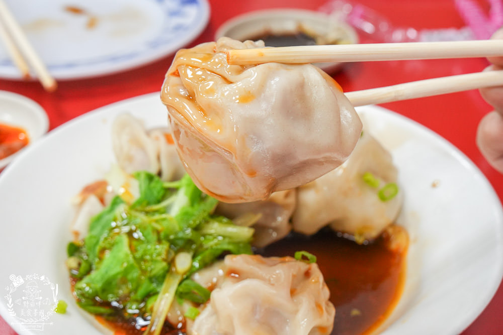 厚得福湯包麵食專賣店|高雄人氣必吃的湯包捲餅!假日更是人潮滿滿都要候位30分鐘！