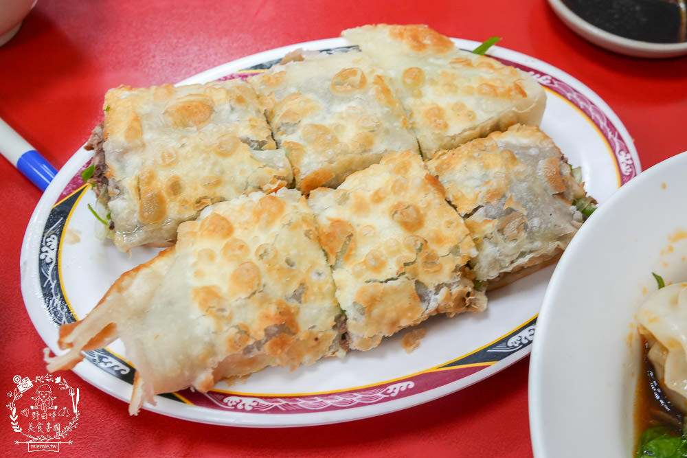 厚得福湯包麵食專賣店|高雄人氣必吃的湯包捲餅!假日更是人潮滿滿都要候位30分鐘！