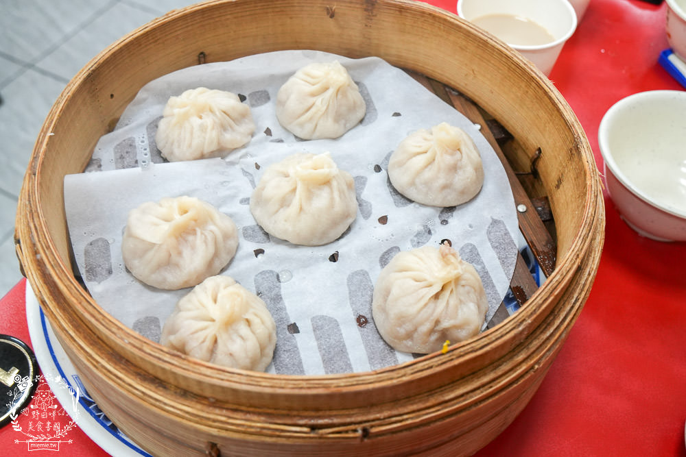 厚得福湯包麵食專賣店|高雄人氣必吃的湯包捲餅!假日更是人潮滿滿都要候位30分鐘！