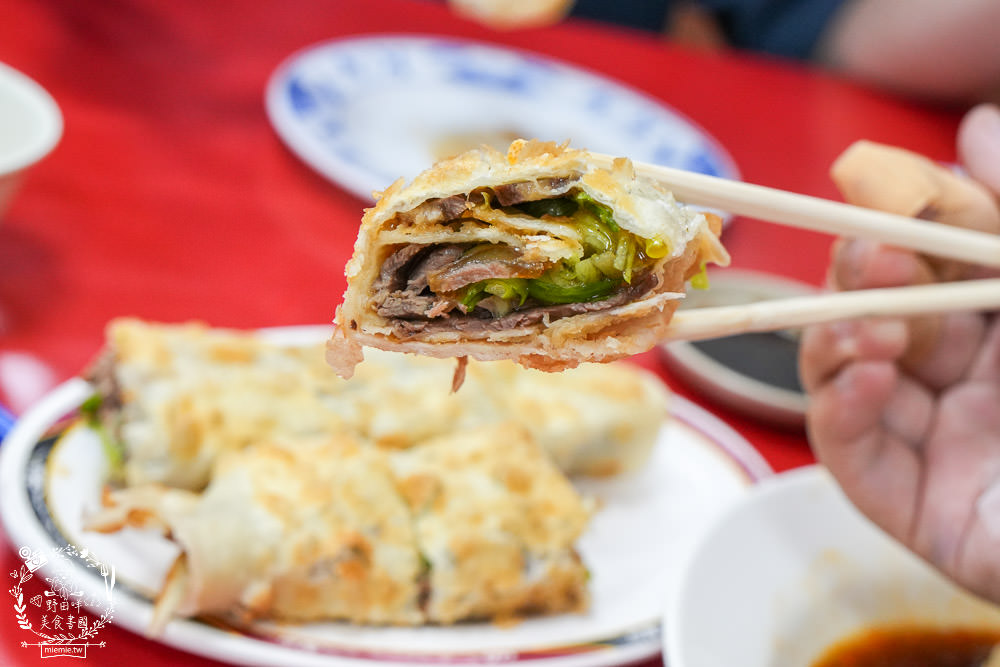 厚得福湯包麵食專賣店|高雄人氣必吃的湯包捲餅!假日更是人潮滿滿都要候位30分鐘！