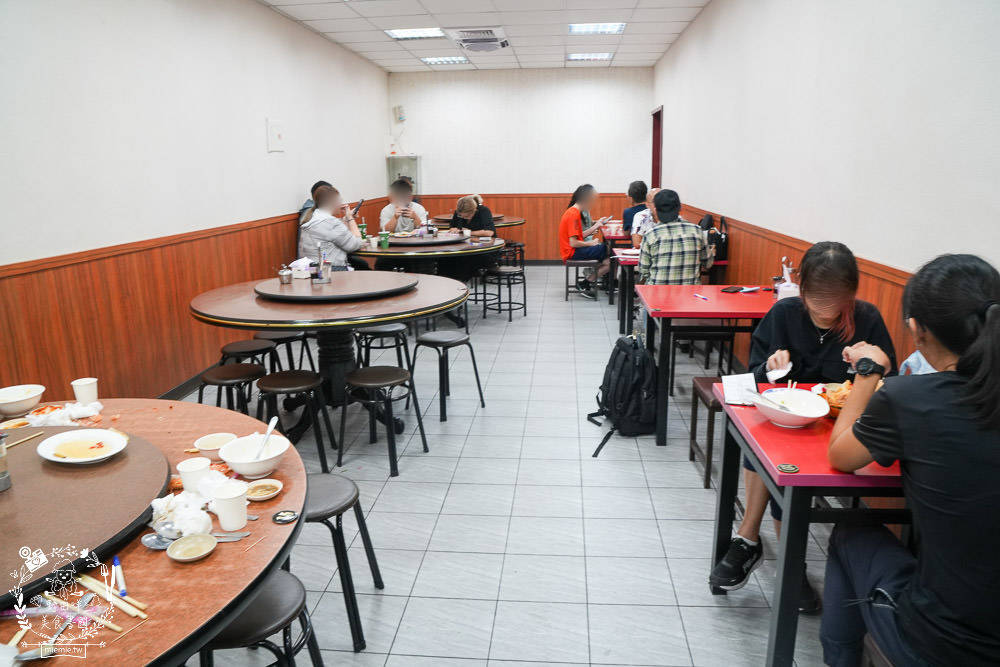厚得福湯包麵食專賣店|高雄人氣必吃的湯包捲餅!假日更是人潮滿滿都要候位30分鐘！