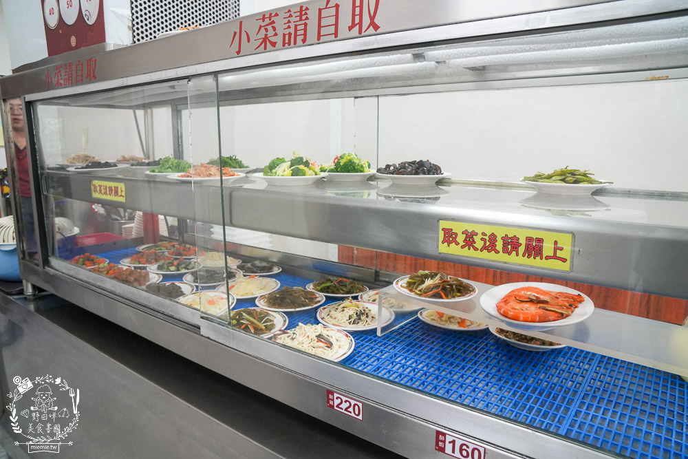 厚得福湯包麵食專賣店|高雄人氣必吃的湯包捲餅!假日更是人潮滿滿都要候位30分鐘！