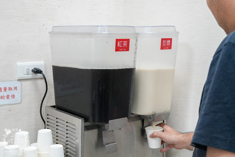 厚得福湯包麵食專賣店|高雄人氣必吃的湯包捲餅!假日更是人潮滿滿都要候位30分鐘！