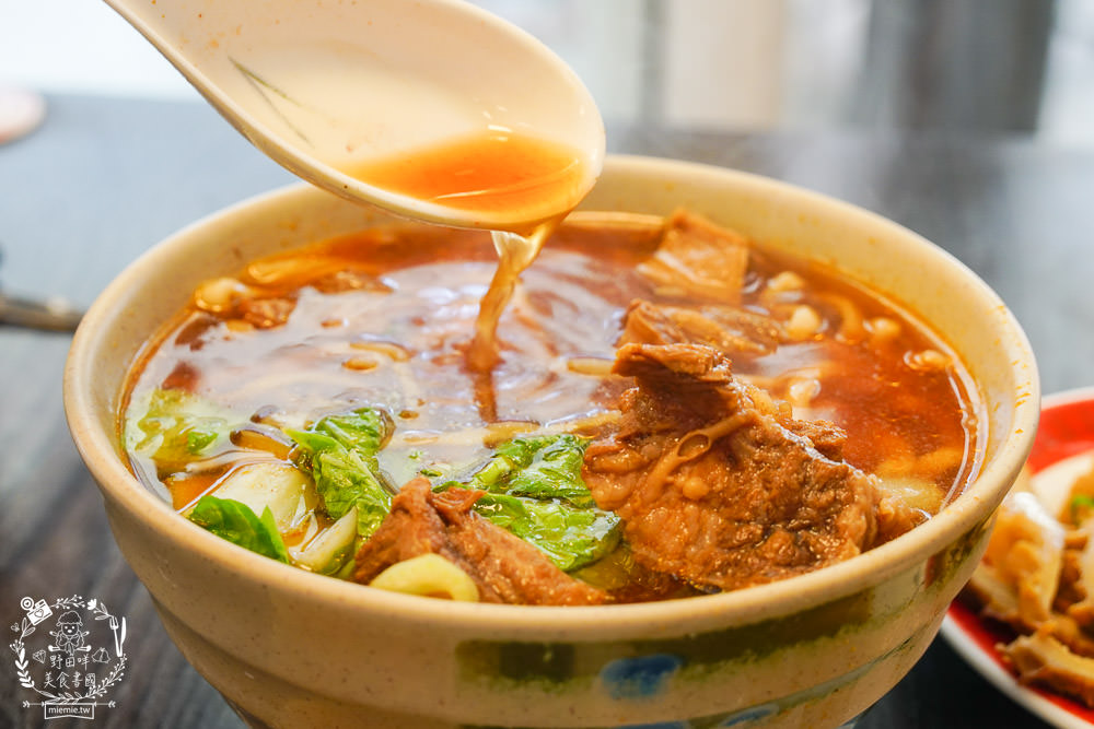 原鄉牛肉麵|最多高雄人推薦的牛肉麵店!平日過用餐時段都一位難求?google兩千4星以上好評!