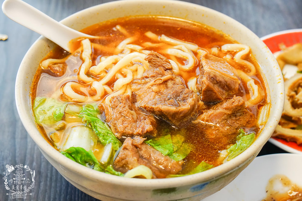 原鄉牛肉麵|最多高雄人推薦的牛肉麵店!平日過用餐時段都一位難求?google兩千4星以上好評!