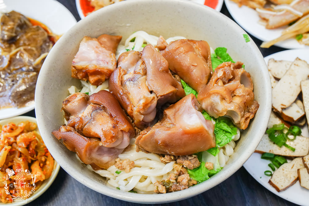 原鄉牛肉麵|最多高雄人推薦的牛肉麵店!平日過用餐時段都一位難求?google兩千4星以上好評!