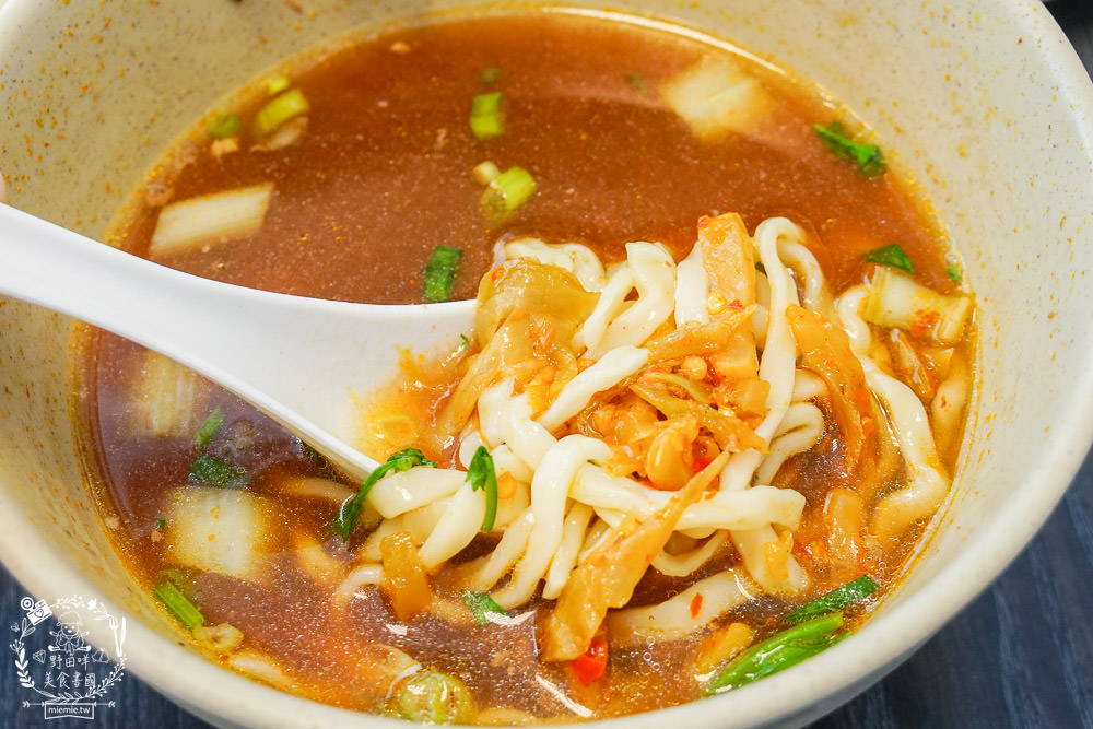 原鄉牛肉麵|最多高雄人推薦的牛肉麵店!平日過用餐時段都一位難求?google兩千4星以上好評!