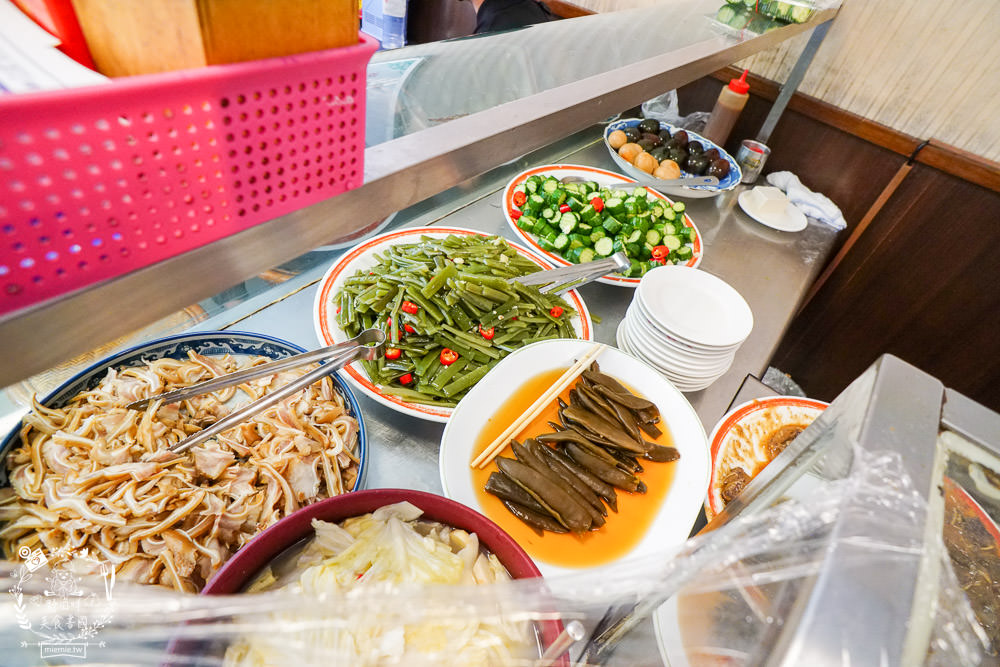 原鄉牛肉麵|最多高雄人推薦的牛肉麵店!平日過用餐時段都一位難求?google兩千4星以上好評!