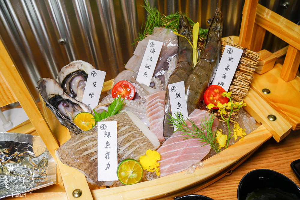 台中[哼！燒肉]超人氣精緻燒肉最低220元起!5款開胃小菜跟飲料免費享用?一個人也可以去的韓系工業風燒肉店