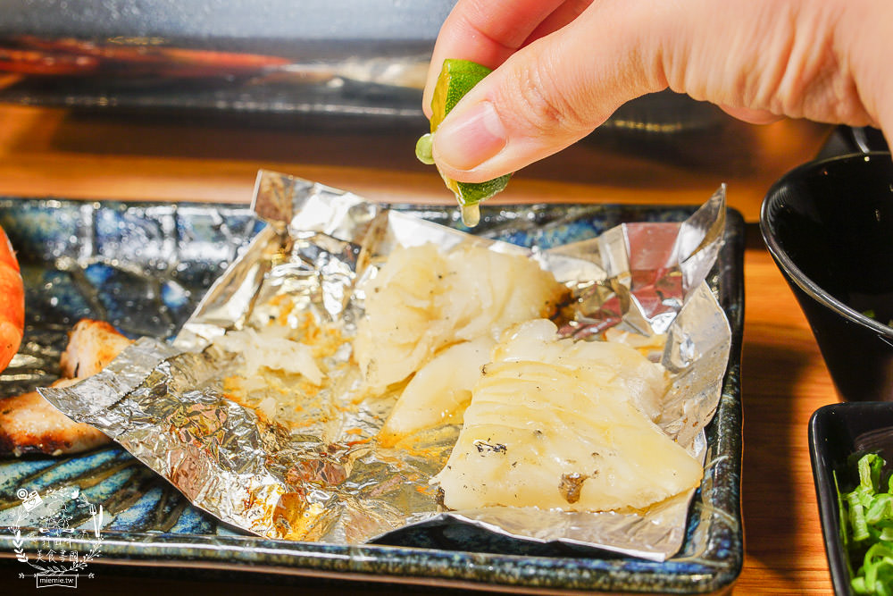 台中[哼！燒肉]超人氣精緻燒肉最低220元起!5款開胃小菜跟飲料免費享用?一個人也可以去的韓系工業風燒肉店