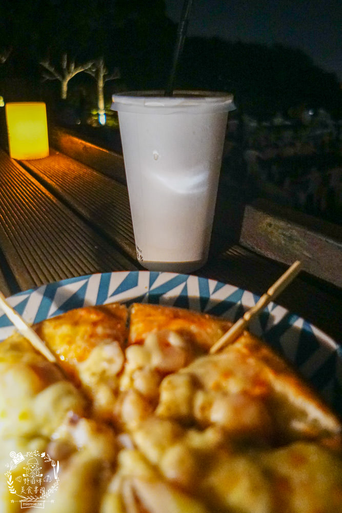 台中景觀餐廳[啡文學龍井店]百萬夜景滿天星空絢爛閃爍!龍貓巴士站牌超好拍!營業到凌晨3點?