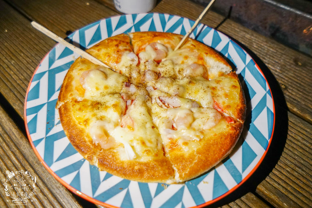 台中景觀餐廳[啡文學龍井店]百萬夜景滿天星空絢爛閃爍!龍貓巴士站牌超好拍!營業到凌晨3點?