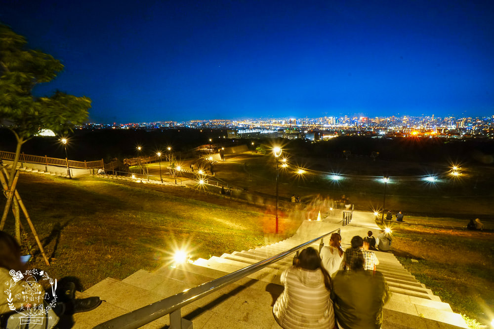 台中夜景[望高寮夜景公園]不用出國也有涵館般的百萬夜景?台中超浪漫約會景點!