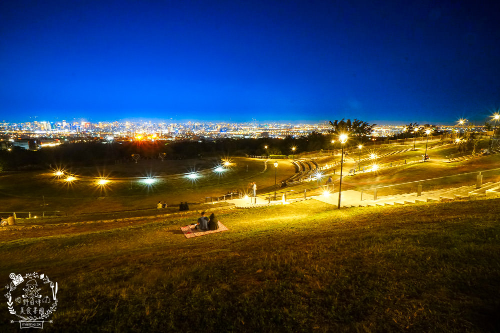 台中夜景[望高寮夜景公園]不用出國也有涵館般的百萬夜景?台中超浪漫約會景點!