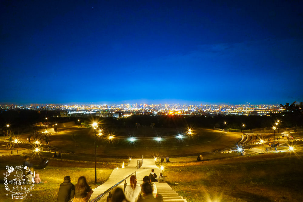 台中夜景[望高寮夜景公園]不用出國也有涵館般的百萬夜景?台中超浪漫約會景點!