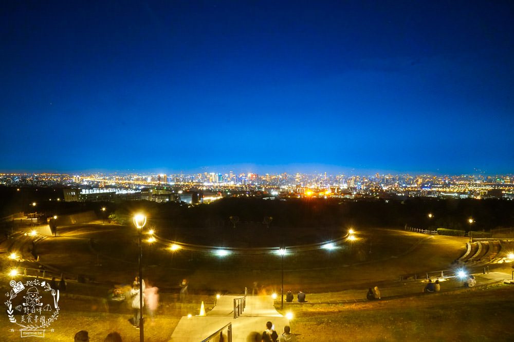 台中夜景[望高寮夜景公園]不用出國也有涵館般的百萬夜景?台中超浪漫約會景點!