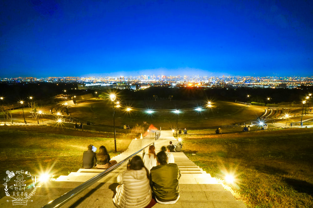 台中夜景[望高寮夜景公園]不用出國也有涵館般的百萬夜景?台中超浪漫約會景點!