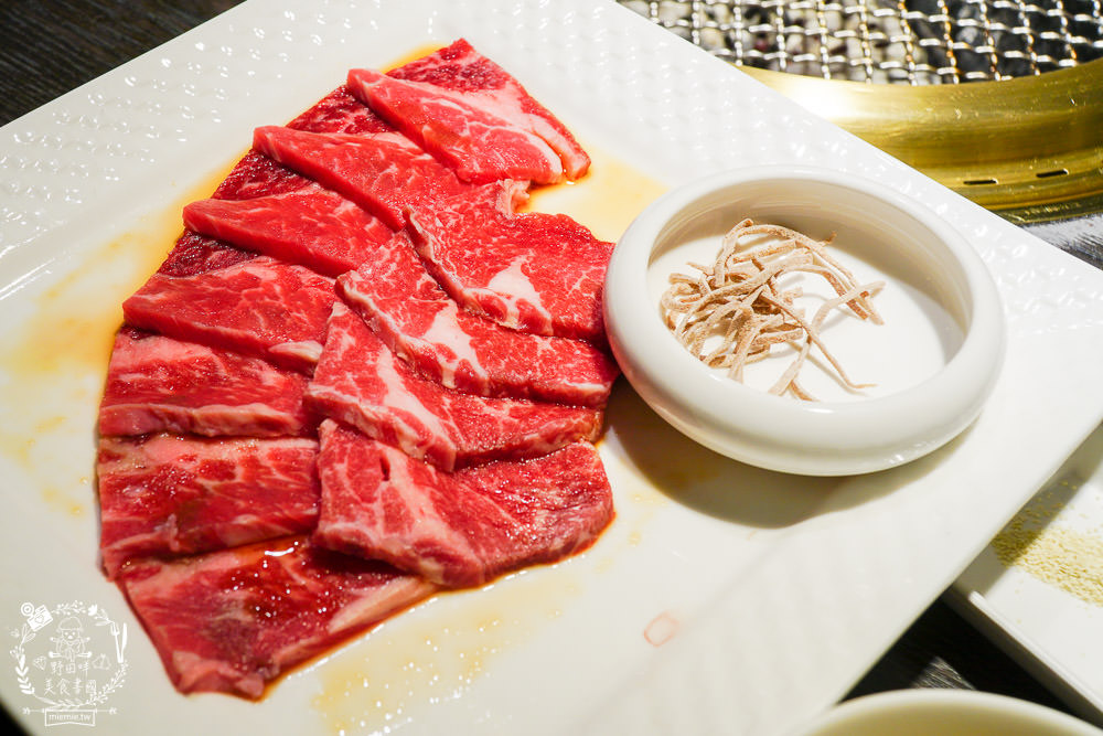 台中屋馬燒肉園邸店|台中超人氣必吃燒肉店推薦!澎湃牛小排套餐選項居然超有飽足感? - 第26張圖 台中屋馬燒肉園邸店|台中超人氣必吃燒肉店推薦!澎湃牛小排套餐選項居然超有飽足感?