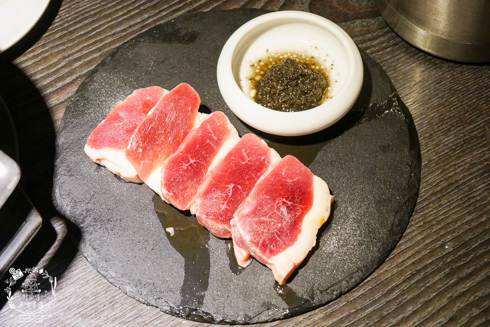 台中屋馬燒肉園邸店|台中超人氣必吃燒肉店推薦!澎湃牛小排套餐選項居然超有飽足感? - 第48張圖 台中屋馬燒肉園邸店|台中超人氣必吃燒肉店推薦!澎湃牛小排套餐選項居然超有飽足感?