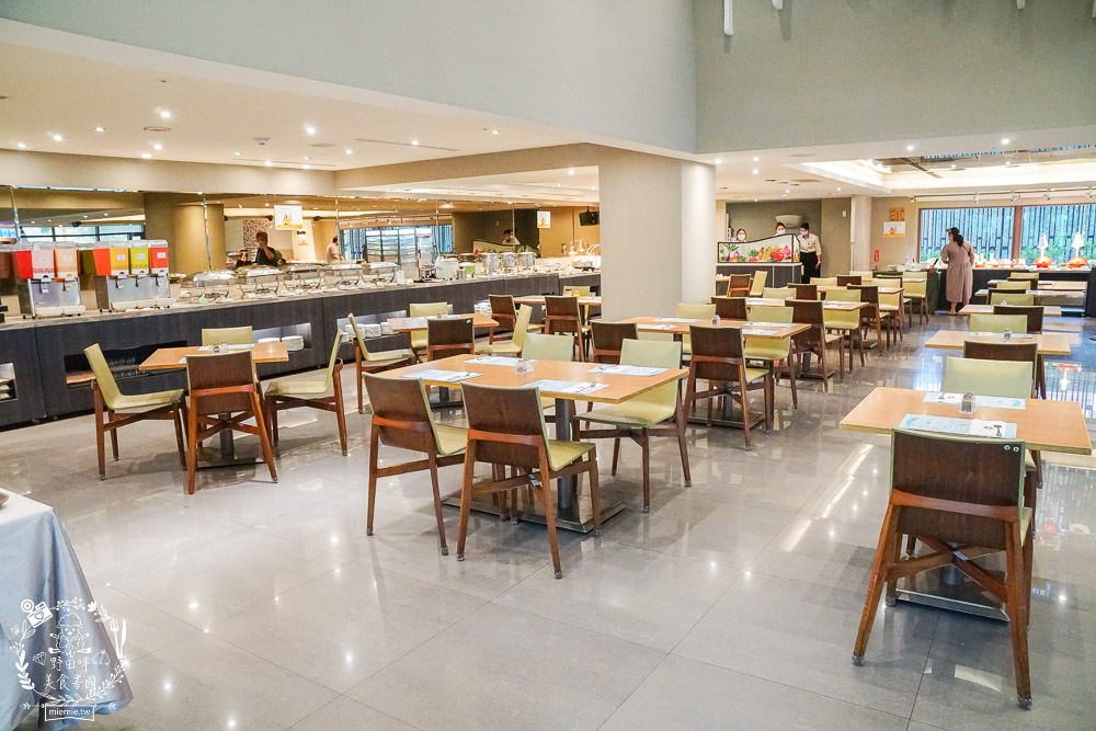 台中港酒店霸氣澎湃的自助早餐+Pier 88 餐酒館超復古舊美式+日式裝潢餐酒館 - 第4張圖 台中港酒店霸氣澎湃的自助早餐+Pier 88 餐酒館超復古舊美式+日式裝潢餐酒館