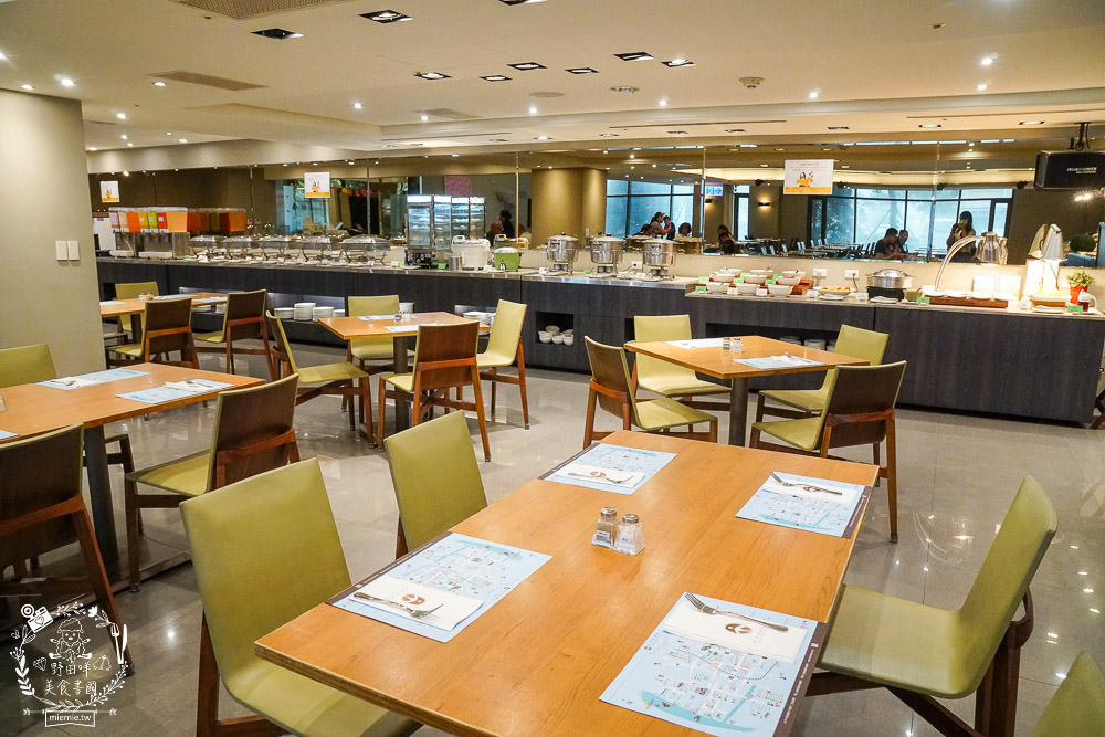 台中港酒店霸氣澎湃的自助早餐+Pier 88 餐酒館超復古舊美式+日式裝潢餐酒館 - 第6張圖 台中港酒店霸氣澎湃的自助早餐+Pier 88 餐酒館超復古舊美式+日式裝潢餐酒館