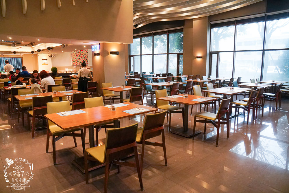 台中港酒店霸氣澎湃的自助早餐+Pier 88 餐酒館超復古舊美式+日式裝潢餐酒館 - 第5張圖 台中港酒店霸氣澎湃的自助早餐+Pier 88 餐酒館超復古舊美式+日式裝潢餐酒館