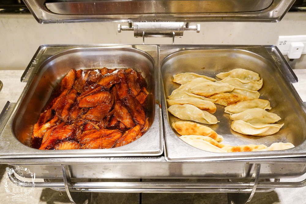 台中港酒店霸氣澎湃的自助早餐+Pier 88 餐酒館超復古舊美式+日式裝潢餐酒館 - 第16張圖 台中港酒店霸氣澎湃的自助早餐+Pier 88 餐酒館超復古舊美式+日式裝潢餐酒館