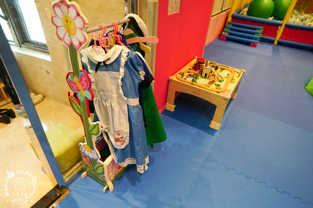 台中4星級飯店|台中港酒店|親子住宿兼商務飯店!自助早餐超多選項!