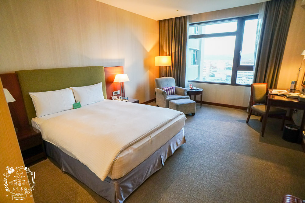 台中4星級飯店|台中港酒店|親子住宿兼商務飯店!自助早餐超多選項!