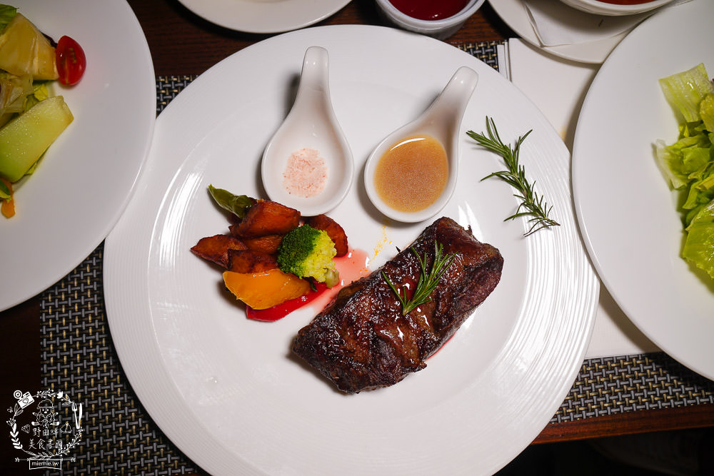 台中港酒店霸氣澎湃的自助早餐+Pier 88 餐酒館超復古舊美式+日式裝潢餐酒館 - 第62張圖 台中港酒店霸氣澎湃的自助早餐+Pier 88 餐酒館超復古舊美式+日式裝潢餐酒館