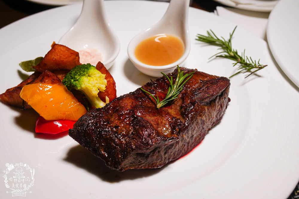 台中港酒店霸氣澎湃的自助早餐+Pier 88 餐酒館超復古舊美式+日式裝潢餐酒館 - 第63張圖 台中港酒店霸氣澎湃的自助早餐+Pier 88 餐酒館超復古舊美式+日式裝潢餐酒館