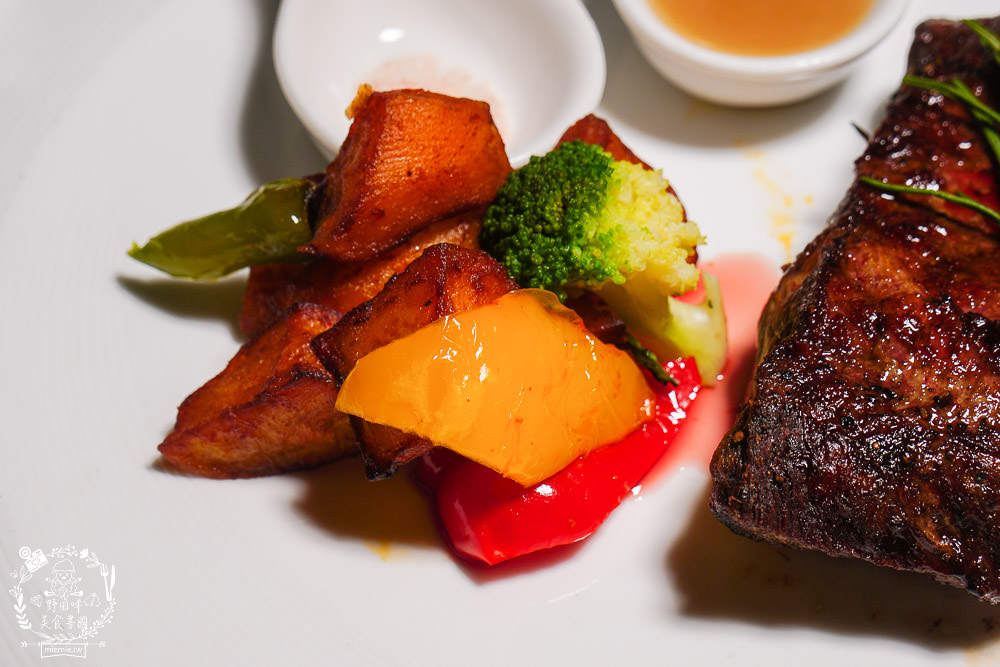 台中港酒店霸氣澎湃的自助早餐+Pier 88 餐酒館超復古舊美式+日式裝潢餐酒館 - 第64張圖 台中港酒店霸氣澎湃的自助早餐+Pier 88 餐酒館超復古舊美式+日式裝潢餐酒館