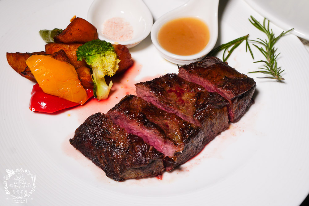 台中港酒店霸氣澎湃的自助早餐+Pier 88 餐酒館超復古舊美式+日式裝潢餐酒館 - 第66張圖 台中港酒店霸氣澎湃的自助早餐+Pier 88 餐酒館超復古舊美式+日式裝潢餐酒館