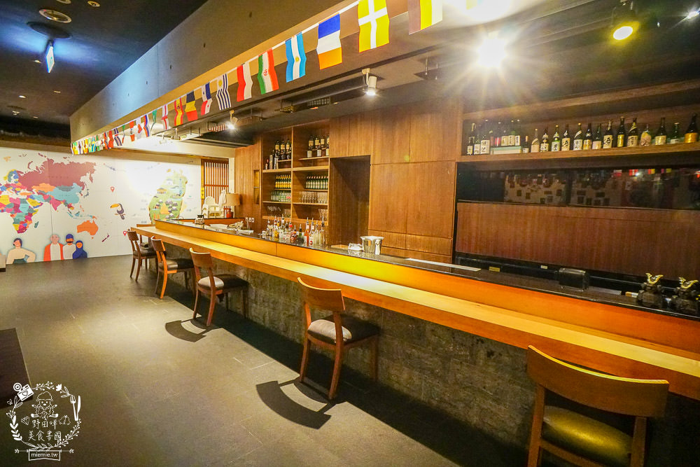 台中港酒店霸氣澎湃的自助早餐+Pier 88 餐酒館超復古舊美式+日式裝潢餐酒館 - 第38張圖 台中港酒店霸氣澎湃的自助早餐+Pier 88 餐酒館超復古舊美式+日式裝潢餐酒館