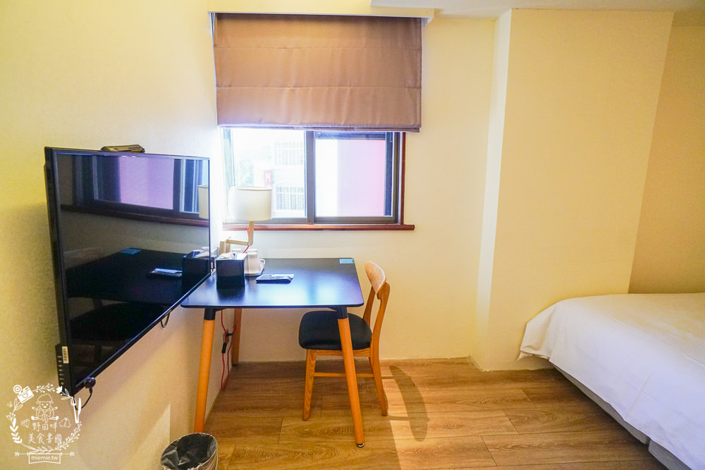 台南住宿推薦[仲青行旅]台南市中心的青年旅店/背包客棧!外面就是海安路宵夜美食街!