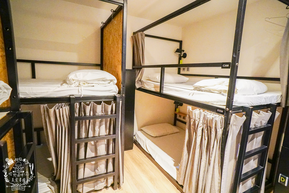 台南住宿推薦[仲青行旅]台南市中心的青年旅店/背包客棧!外面就是海安路宵夜美食街!