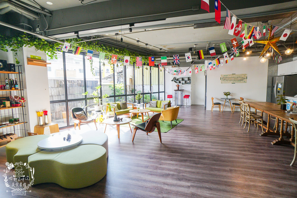 台南住宿推薦[仲青行旅]台南市中心的青年旅店/背包客棧!外面就是海安路宵夜美食街!