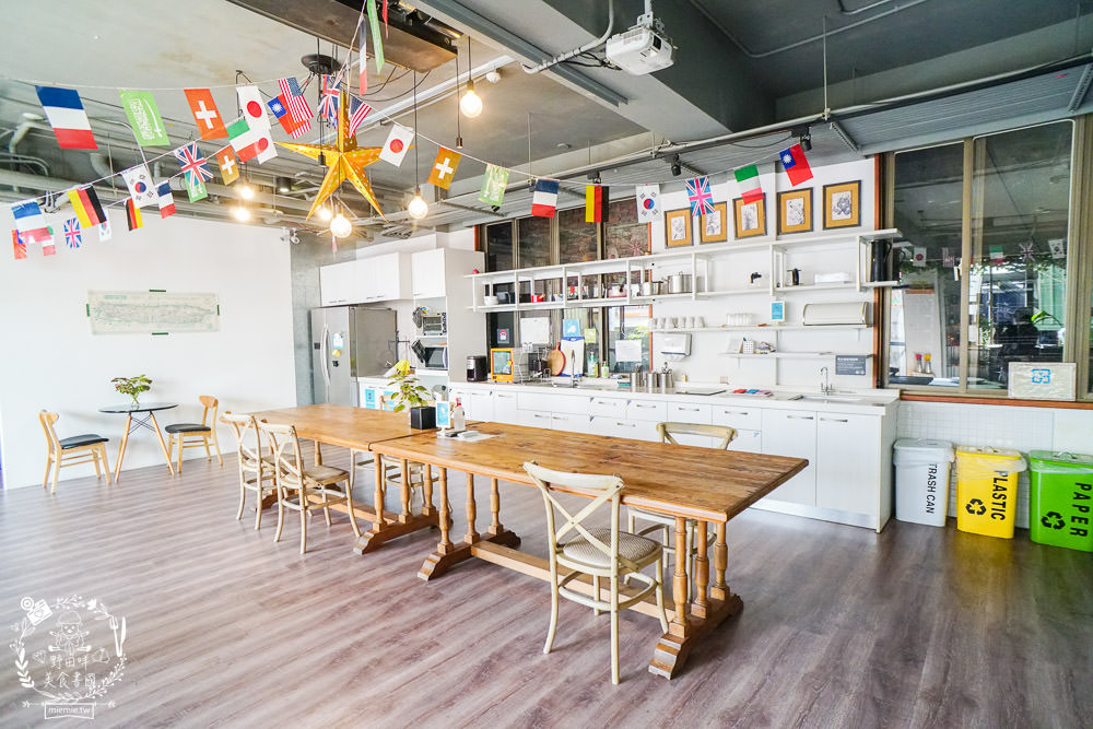 台南住宿推薦[仲青行旅]台南市中心的青年旅店/背包客棧!外面就是海安路宵夜美食街!