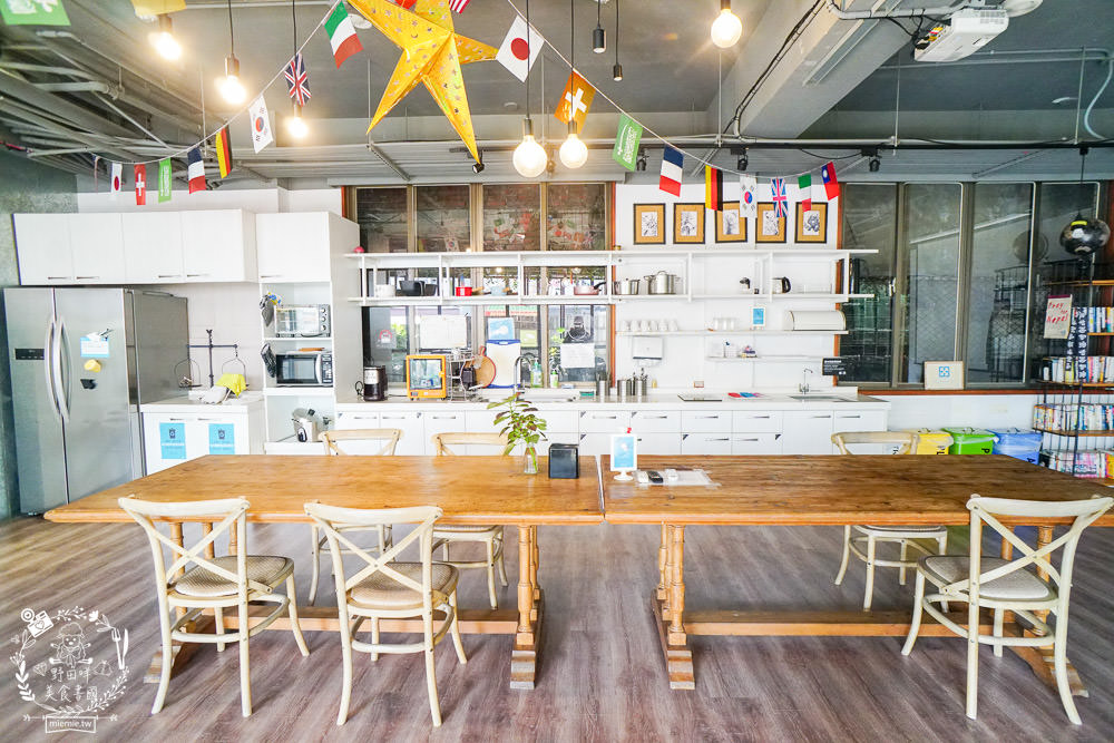 台南住宿推薦[仲青行旅]台南市中心的青年旅店/背包客棧!外面就是海安路宵夜美食街!