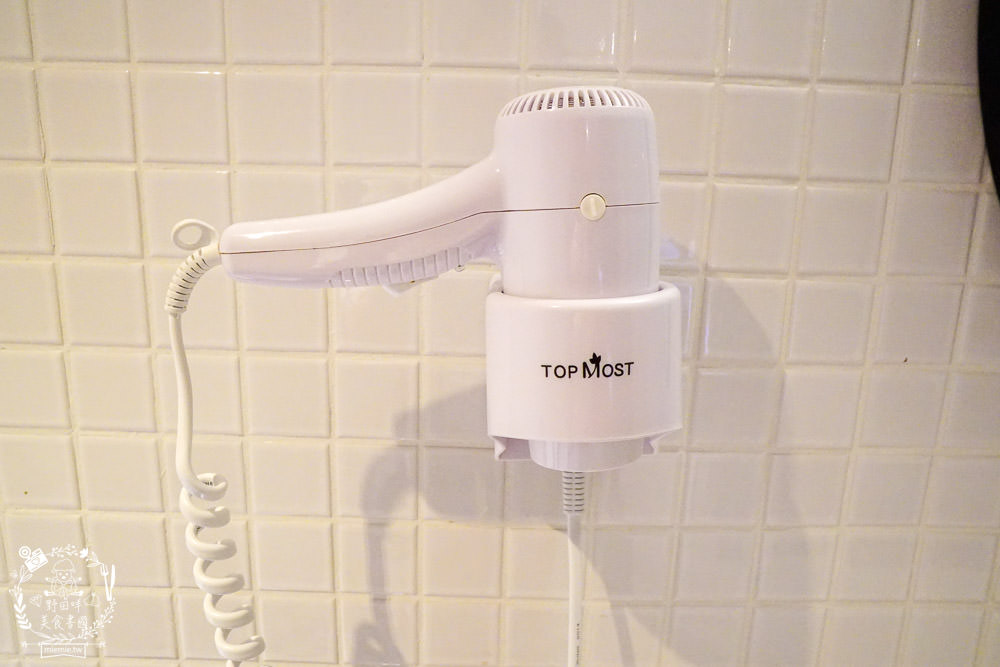 台南住宿推薦[仲青行旅]台南市中心的青年旅店/背包客棧!外面就是海安路宵夜美食街!