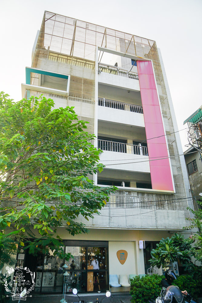 台南住宿推薦[仲青行旅]台南市中心的青年旅店/背包客棧!外面就是海安路宵夜美食街!