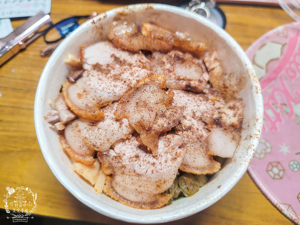 高雄[呂家螺螄粉/廣西煮粉]鳳山美食激推！來自廣西的螺絲粉，脆皮扣肉超香酥