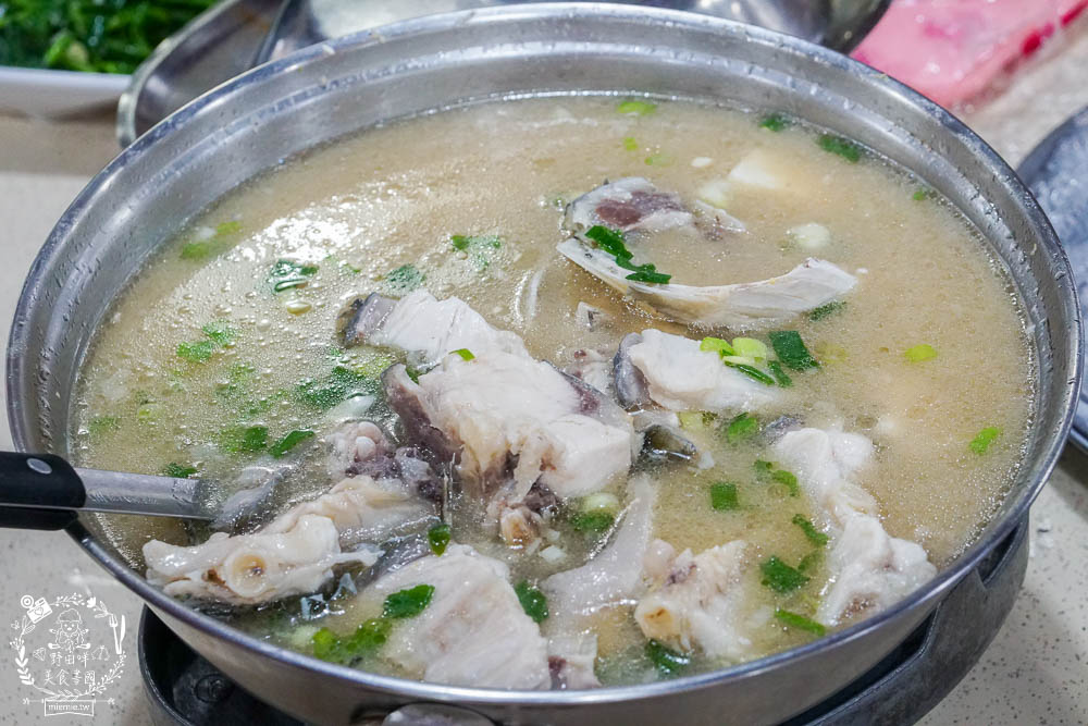 高雄[味香山海產店]大樹最有名的草魚36吃海鮮餐廳!周末假日超人氣大爆滿!附近超多旅遊景點~