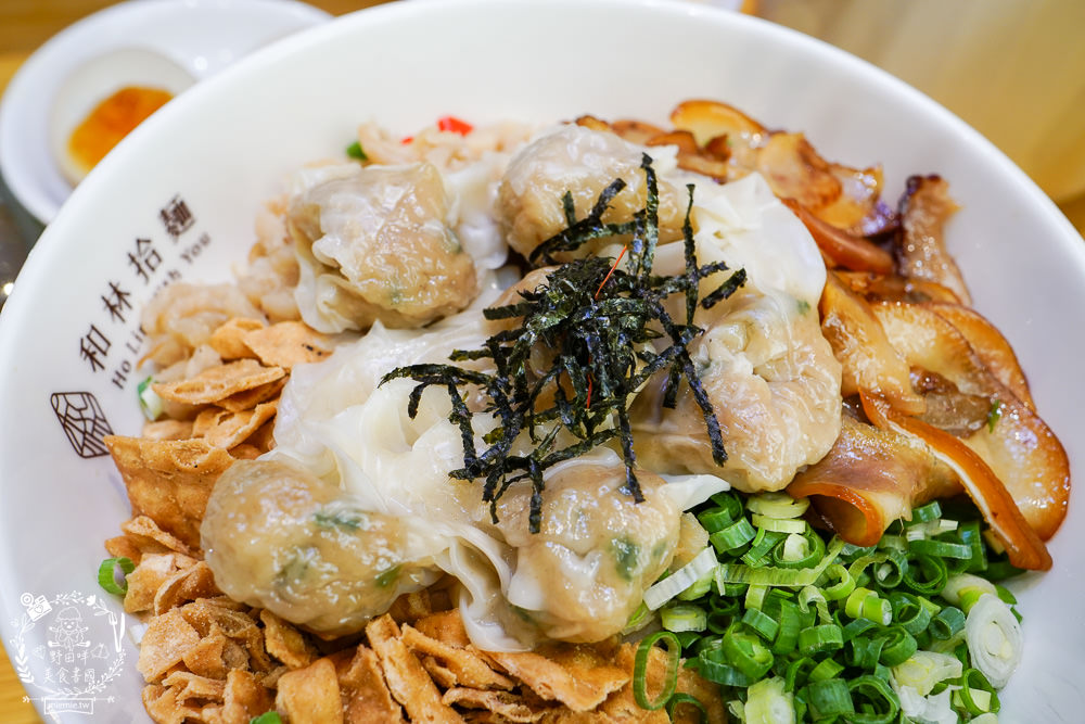 高雄[和林拾麵]新開幕!別緻奢華的文青風網美麵店！超新穎的一麵兩吃拌拌麵！