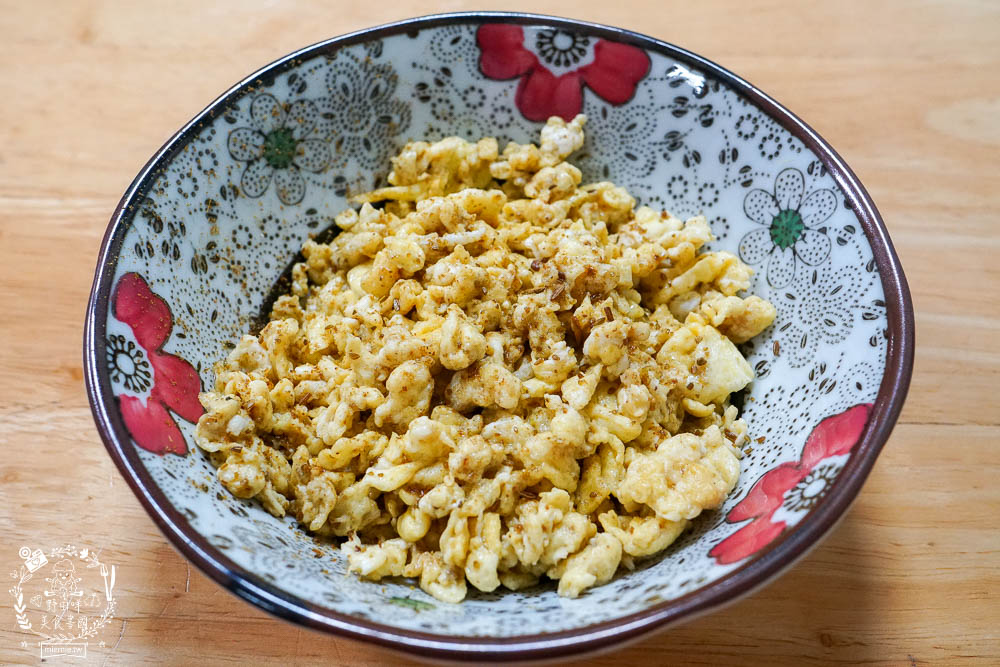 品新疆拉麵館|高雄居然可以吃到超有飽足感的Q彈皮帶麵!口味超特別的大盤雞!