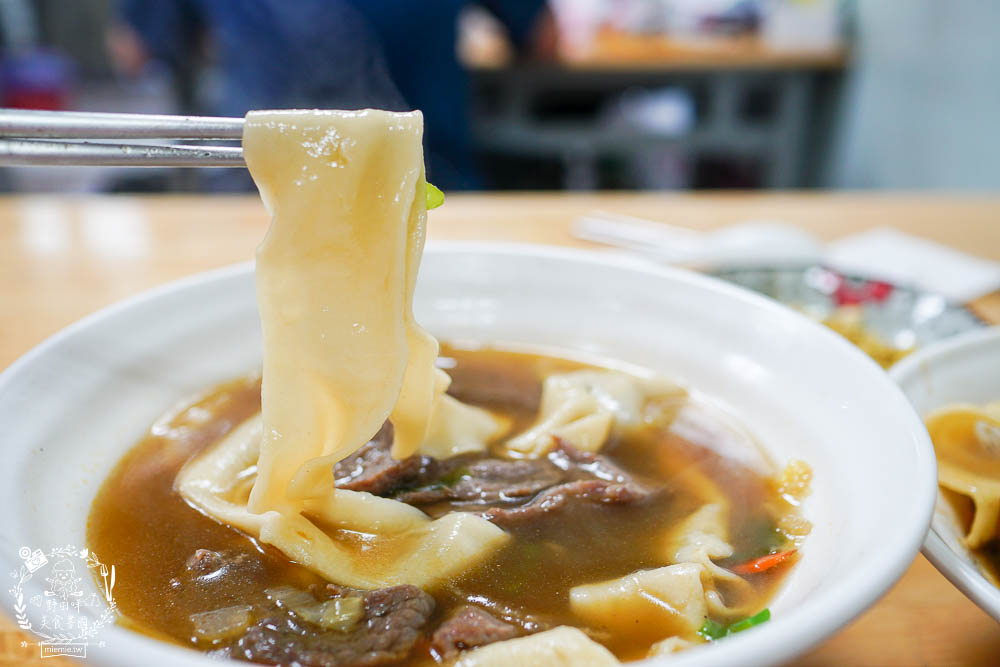 品新疆拉麵館|高雄居然可以吃到超有飽足感的Q彈皮帶麵!口味超特別的大盤雞!