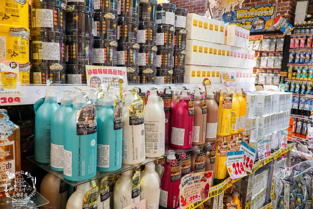 台灣首店唐吉訶德DON DON DONKI西門店24小時營業!生魚片促銷超便宜!日本零食買到購物籃滿出來~